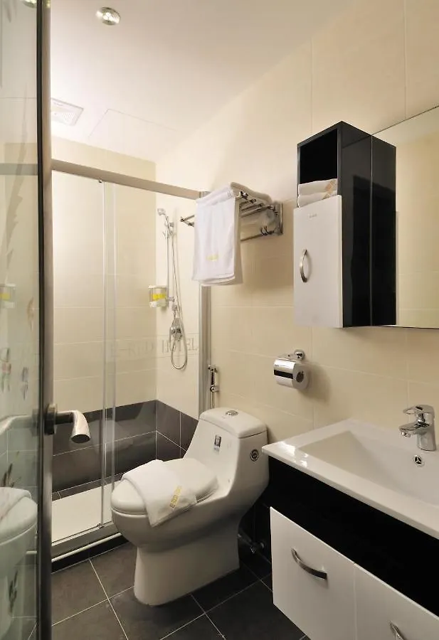**  Ernes Hotel Alma Bukit Mertajam Malásia